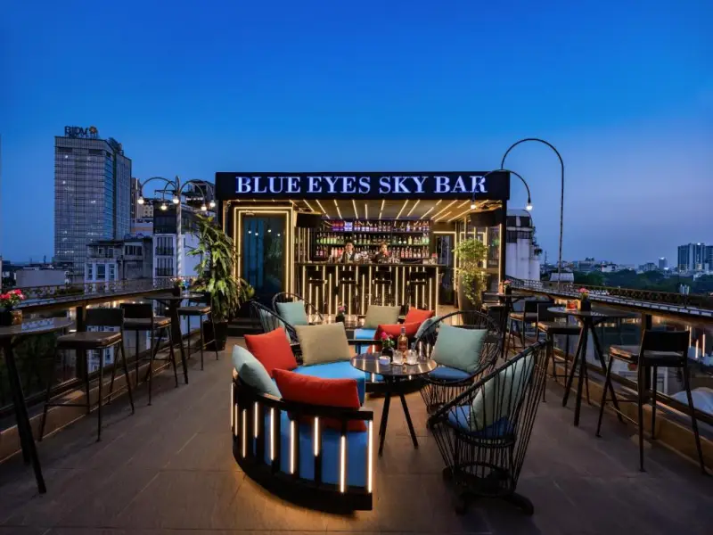 bar tại Shining Central Hotel & Spa