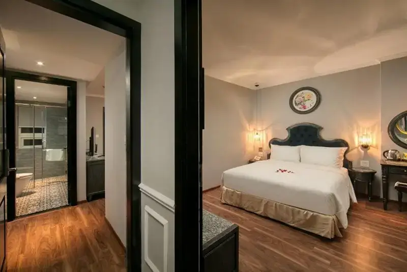 Shining Central Hotel & Spa phòng luxury