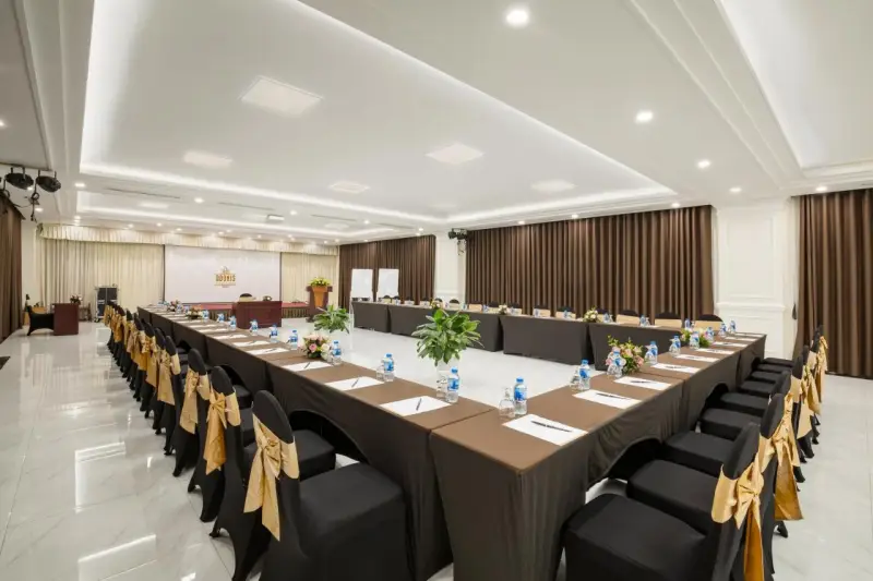 phòng họp tại Adonis Hotel