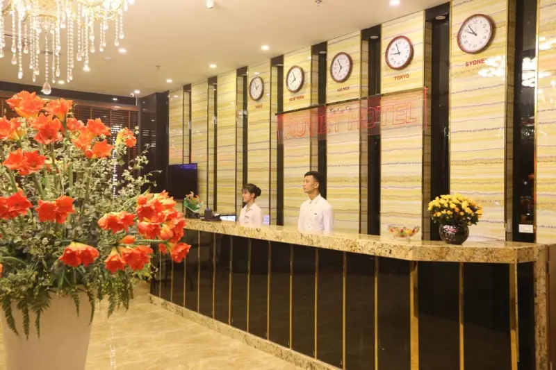 lễ tân Au Viet Hotel