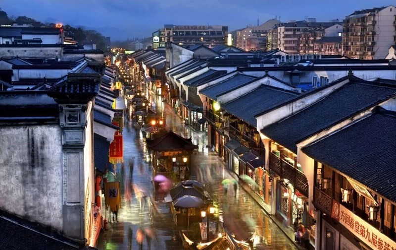 Phố Qinghefang là trung tâm mua sắm ở Hàng Châu