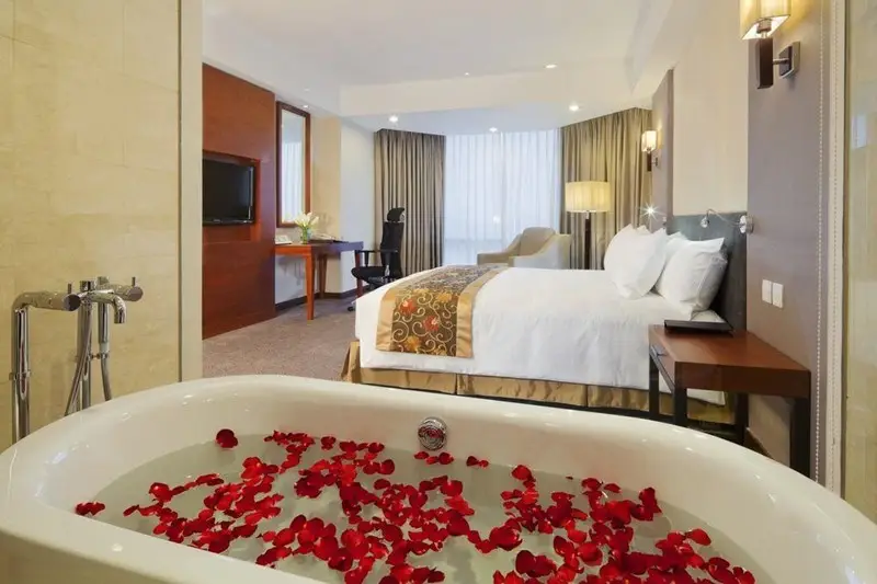 Crowne Plaza West Hanoi Residences