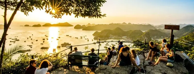 Hoàng hôn trên đảo Cát Bà Pháo Đài Thần Công Cát Bà là Nơi kết nối lịch sử trên Đảo Ngọc