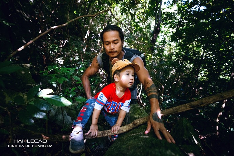 Anh Lê Cao Hải và bé con 3 tuổi cùng nhau đi phượt