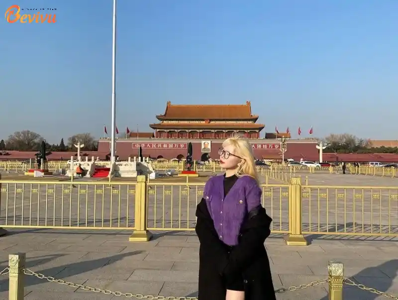 Du khách check-in Quảng trường Thiên An Môn Tham quan Thiên An Môn