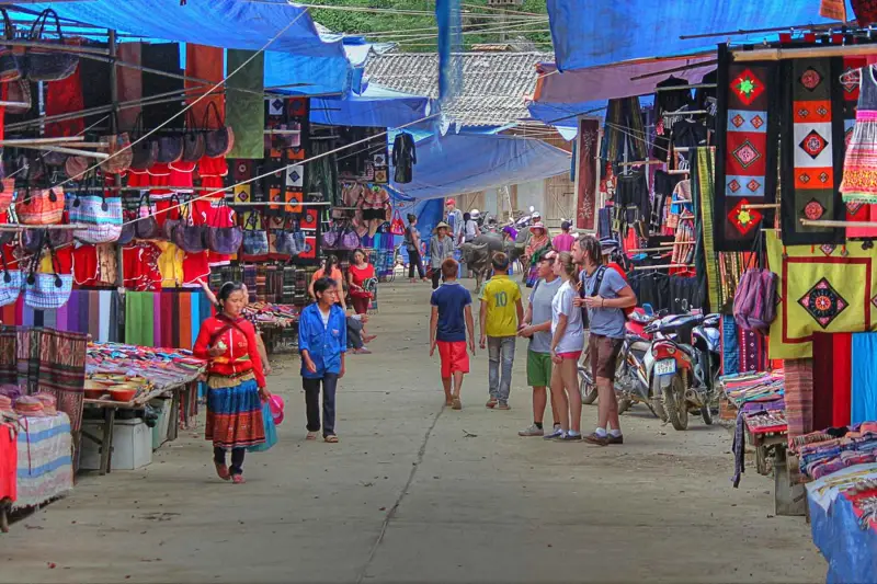 Chợ phiên Bắc Hà nhộn nhịp