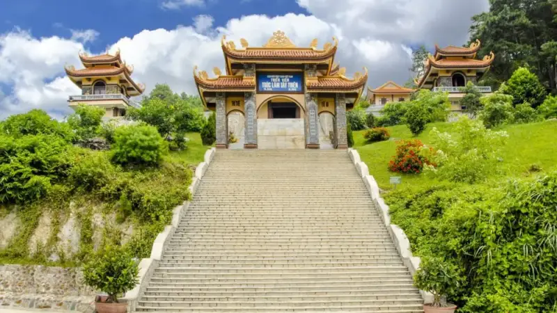 Chùa Tây Thiên - Vĩnh Phúc (Ảnh: Sưu tầm) Chùa Tây Thiên Vĩnh Phúc nổi tiếng