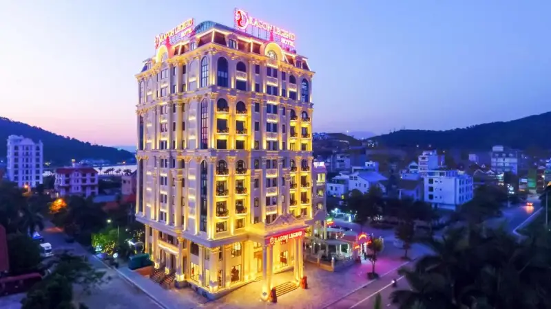 Dragon Legend Hotel tọa lạc tại Hạ Long