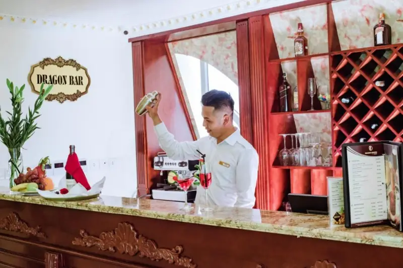bar tại Dragon Legend Hotel