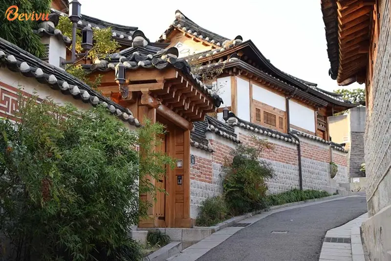 Một góc nhở ở ngôi làng Hanok Bukchon là ngôi làng cổ kính của Hàn Quốc