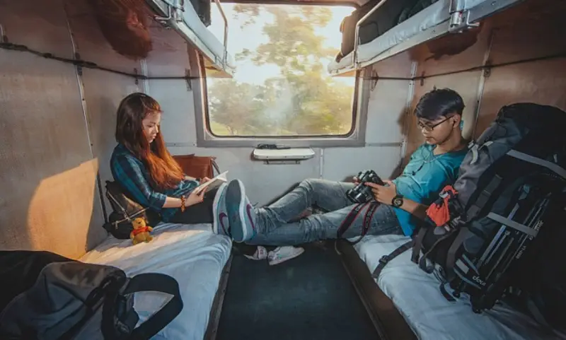 Du khách di chuyển từ Hà Nội bằng tàu hỏa. Chi phí di chuyển từ Hà Nội lên Sapa bằng tàu hỏa
