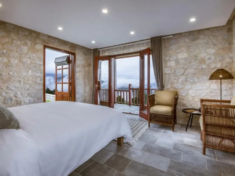 Du khách nên đặt phòng khách sạn trước khi di chuyển đến Sapa Du lịch Sapa nghỉ dưỡng tại khách sạn gần trung tâm