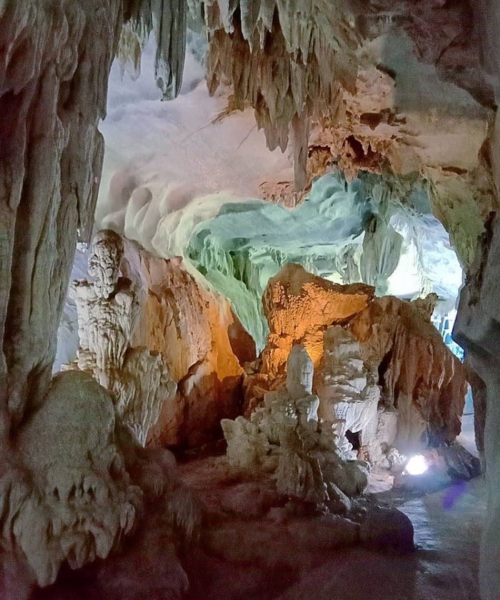 khám phá sự kì vĩ của hang Trung Trang
