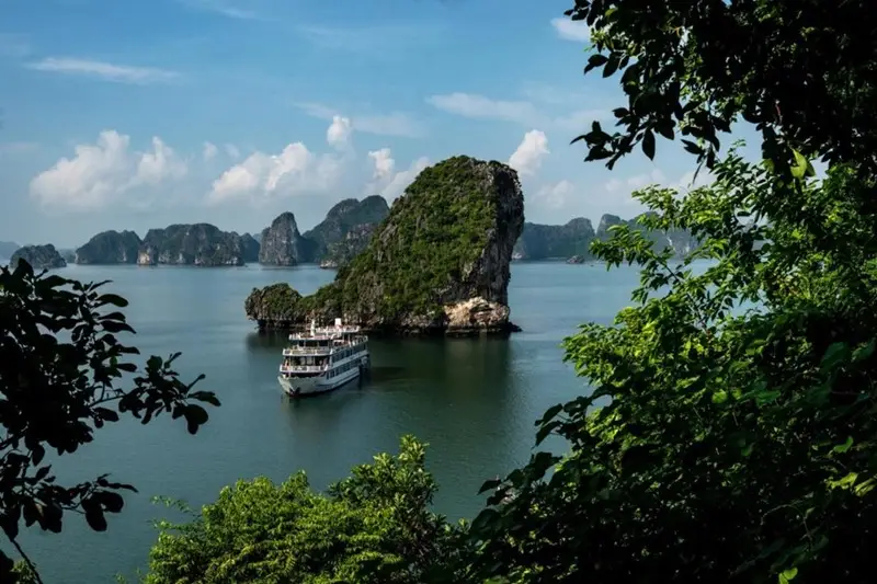 Du thuyền Swan Cruise