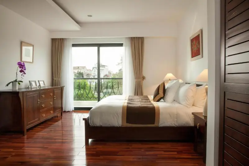 Elegant Suites Westlake studio