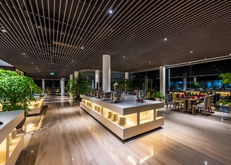 Sky Restaurant tầng 10 Sky Restaurant tầng 10 sang trọng