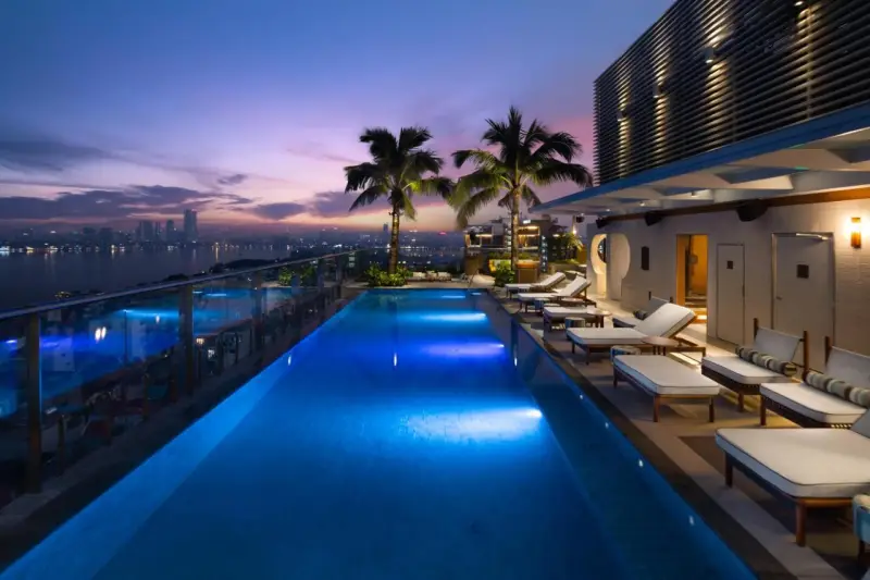 Fraser Suites Hanoi - bể bơi