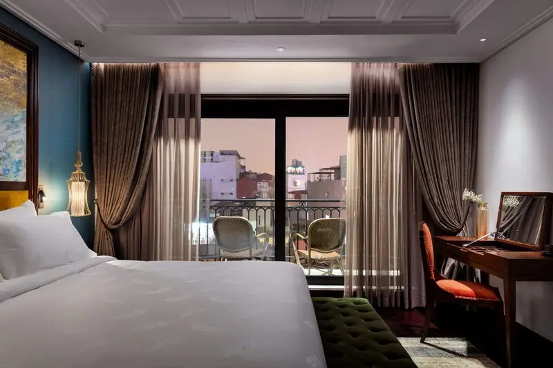 Peridot Grand Luxury Boutique Hotel 