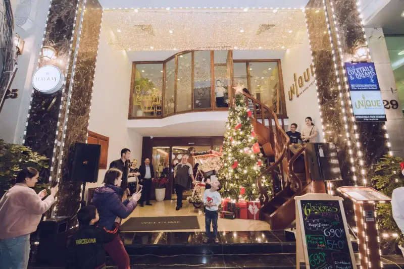 Hai Bay Hotel & Restaurant tọa lạc tại hà Nội
