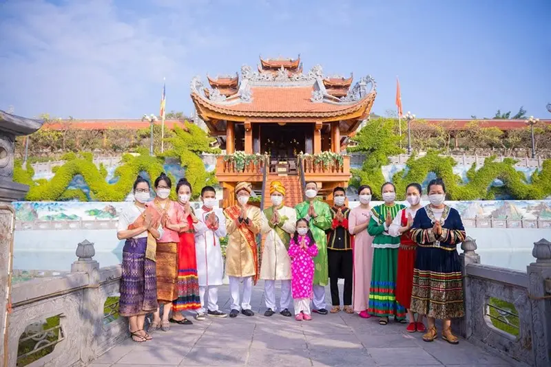 Tuân thủ các quy định khi đến chùa Ba Vàng Hành vi khi đi chùa Ba Vàng phải hết sức lịch sự