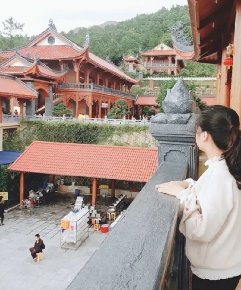 Góc nhỏ ở chùa Ba Vàng tour du lịch chùa Ba Vàng của Bevivu đầy đủ tiện nghi