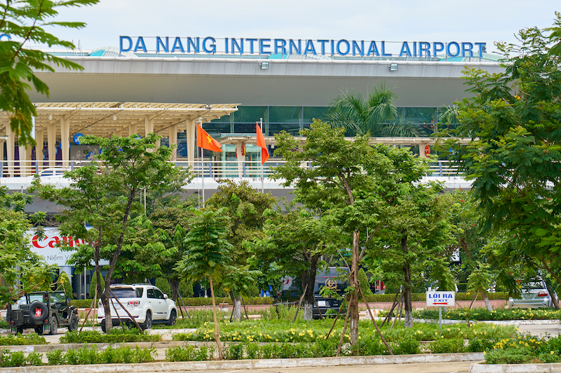 Sân bay Đà Nẵng tấp nập