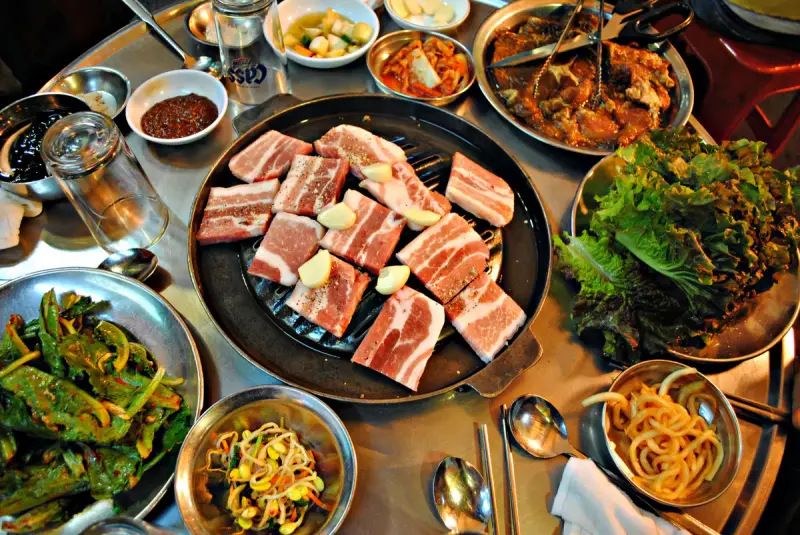 Thịt nướng Hàn Quốc Món thịt nướng Hàn Quốc rất ngon