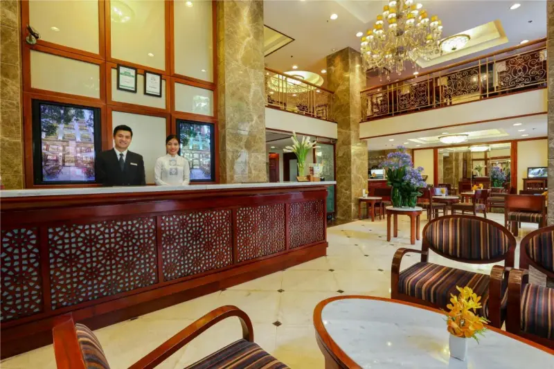 Conifer Boutique Hotel - lễ tân 24h