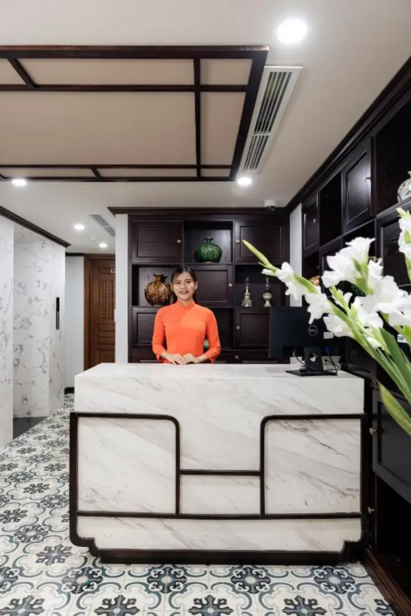 lễ tân tại Lotusama Hanoi Hotel