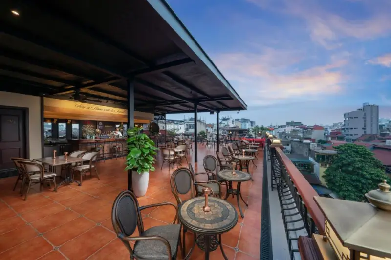 MK Premier Boutique Hotel bar