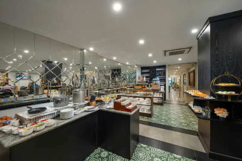 Silk Queen Hotel