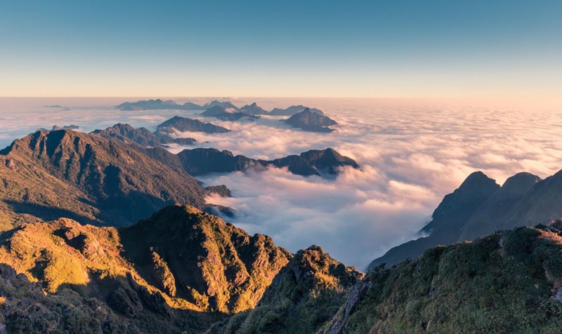 Núi Hoàng Liên Sơn có phong cảnh thiên nhiên hùng vĩ