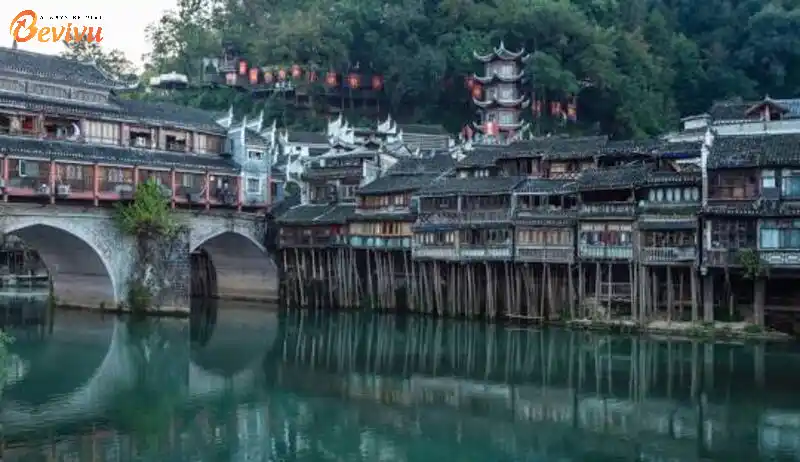 Du lịch Phượng Hoàng Cổ Trấn 