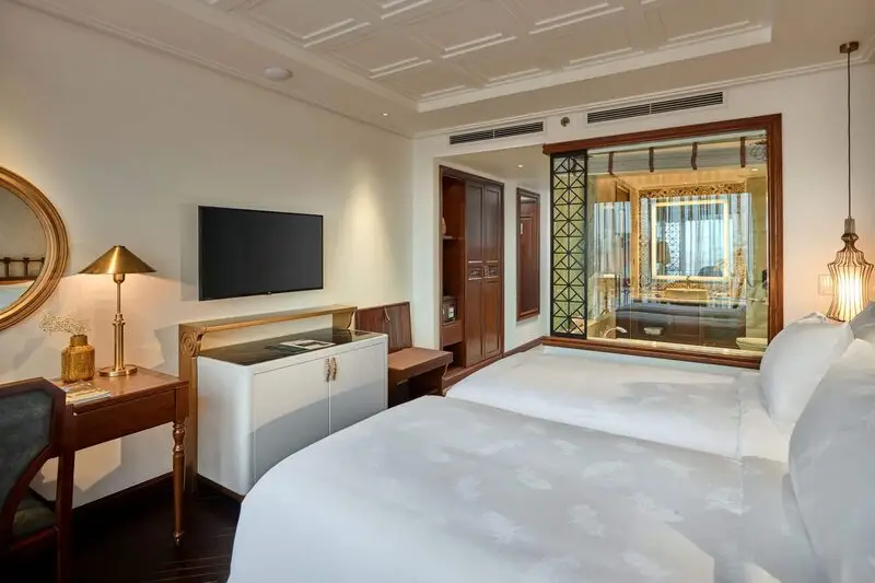 Peridot Grand Luxury Boutique Hotel 