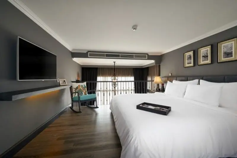 La Siesta Premium Hàng Bè