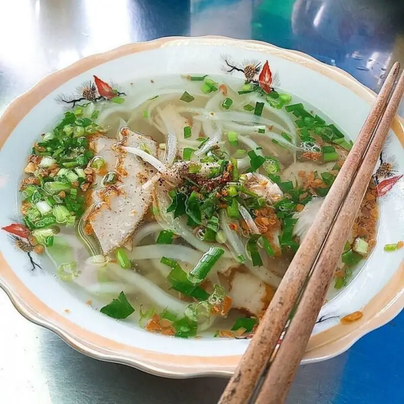 Bánh canh chả cá Bánh canh chả cá là đặc sản Phú Quốc