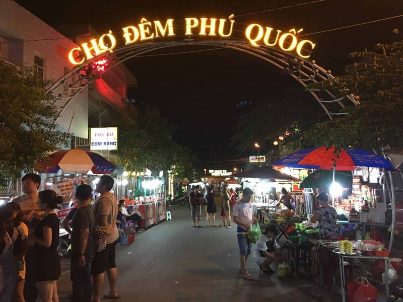 Chợ đêm Phú Quốc náo nhiệt