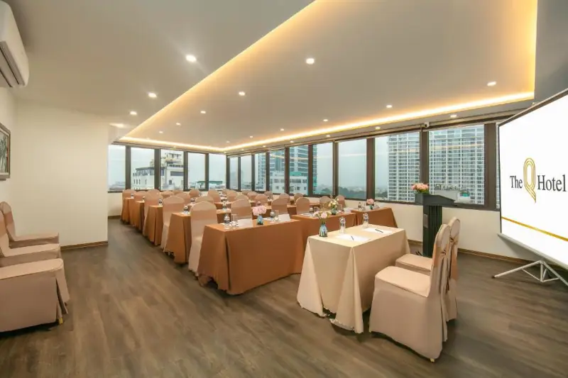 phòng họp tại The Q Hotel