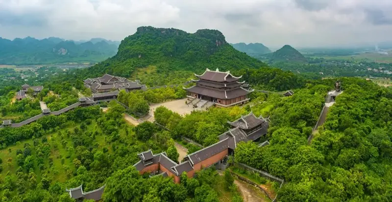 Chùa Bái Đính - không gian linh thiêng và độc đáo (Ảnh: Sưu tầm) chùa Bái Đính rất rộng