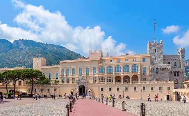Ngẩn ngơ trước sự tráng lệ của cung điện hoàng gia Monaco