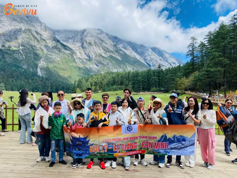 Đoàn khách du lịch tour Trung Quốc Đại Lý - Lệ Giang - Côn Minh du lịch tour trung quốc lệ giang