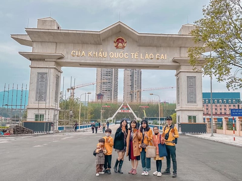 check-in cửa khẩu quốc tế Lào Cai