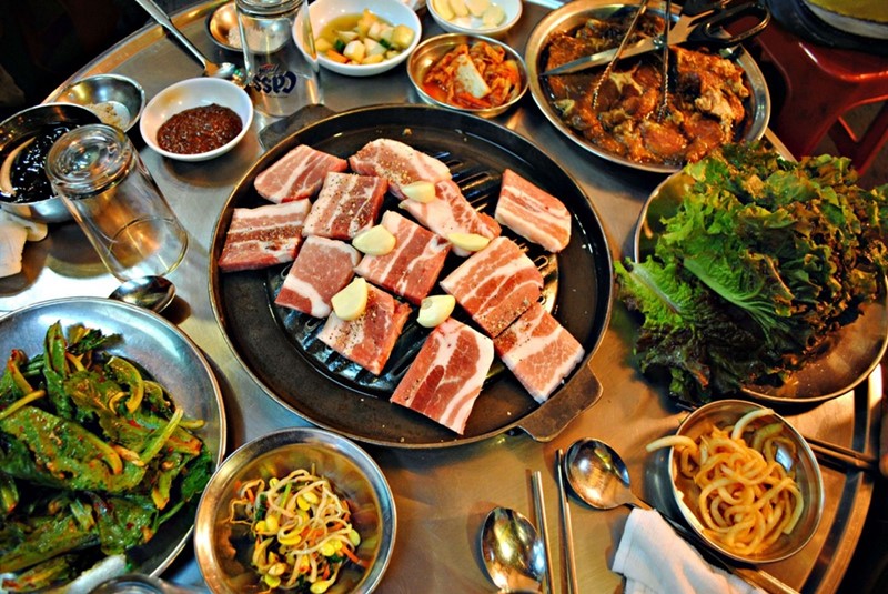 Thịt nướng là món ăn không thể thiếu của Hàn Quốc