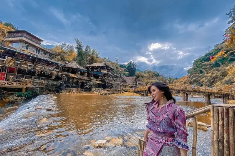 Bản Cát Cát là nơi sinh sống của người dân tộc H'mong Bản Cát Cát cách trung tâm thị trấn Sapa khoảng 2km