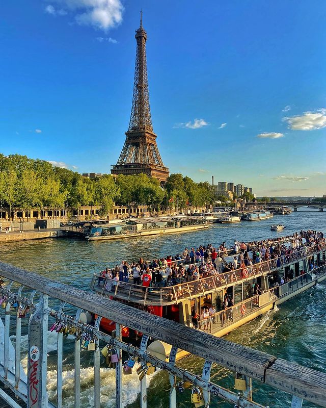Tháp Eiffel - Biểu tượng từng bị ruồng bỏ của nước Pháp