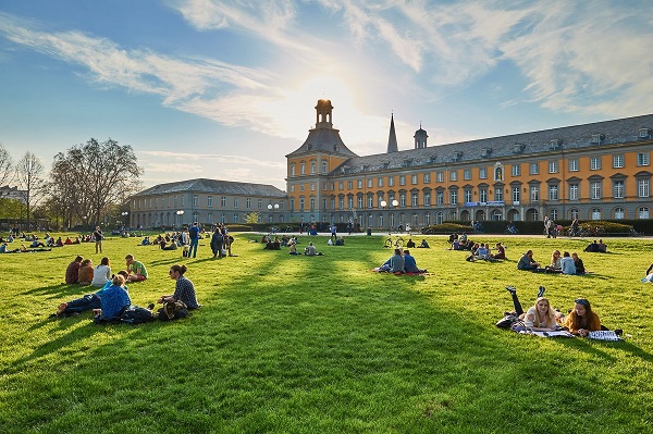  một trong những trường đại học hàng đầu ở Đức