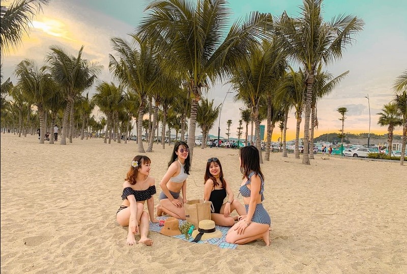 khám phá vẻ đẹp bãi cháy