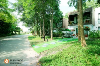Khuôn viên bên ngoài
