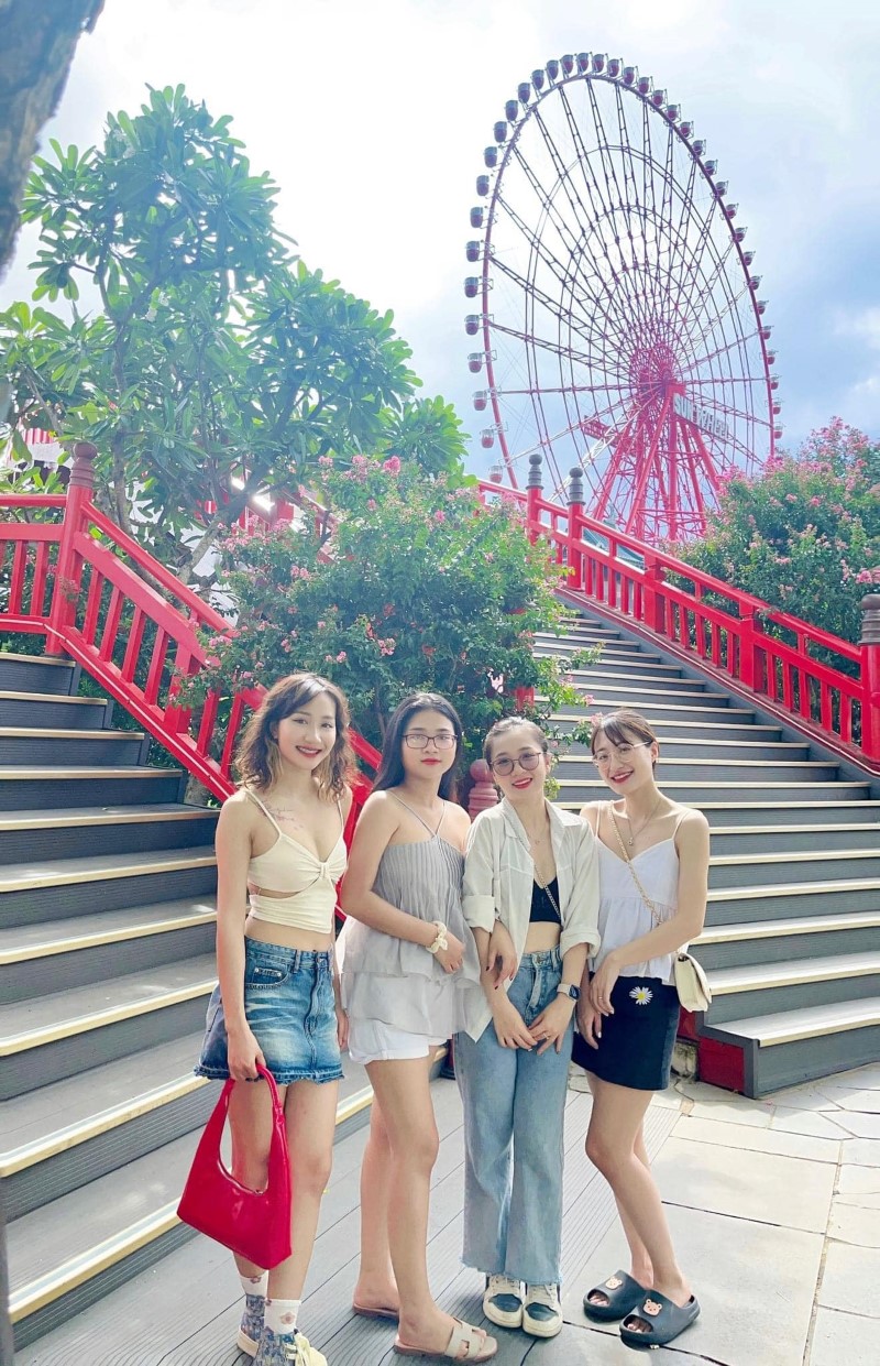 Chụp ảnh ở Sun World Hạ Long