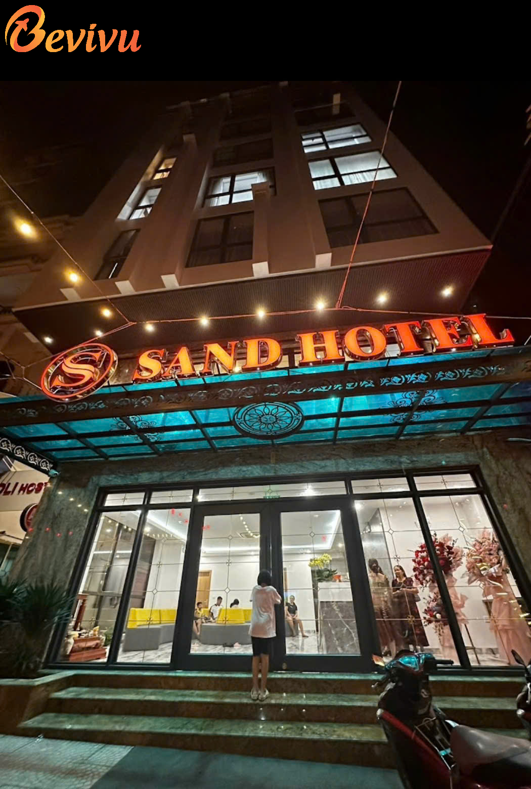 Sand Hotel